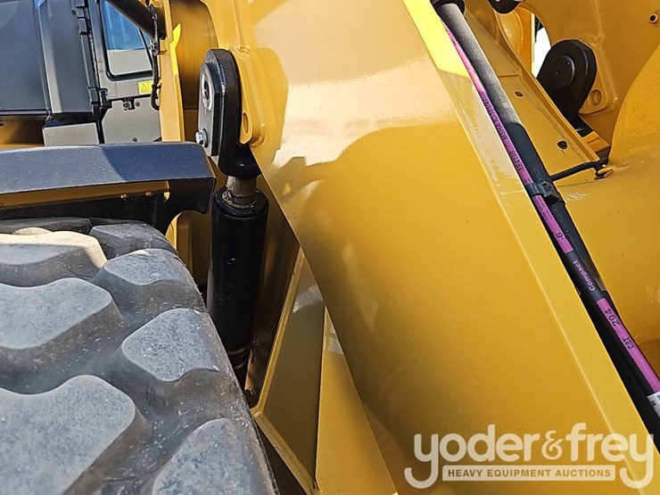 2026-caterpillar-930-image-11