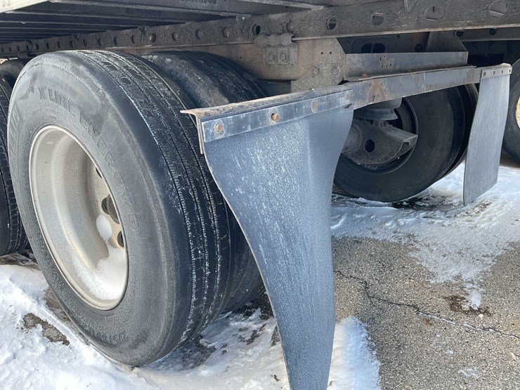 2010-utility-reefer-image-26