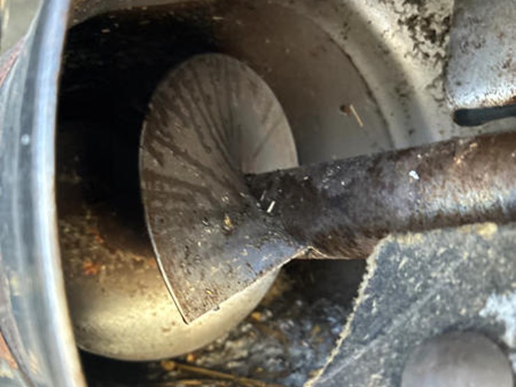 2010-case-ih-6088-image-58