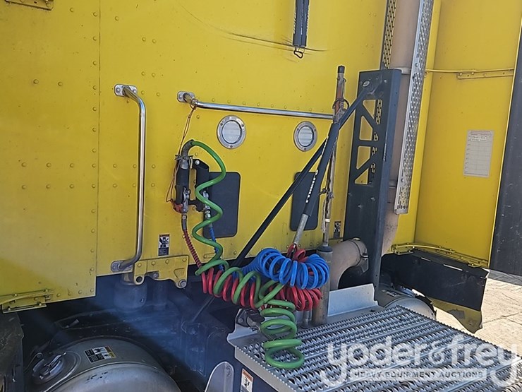 2024-peterbilt-579-image-24