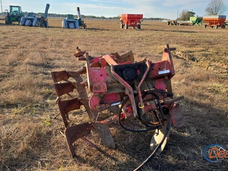 massey-ferguson-8-image-1