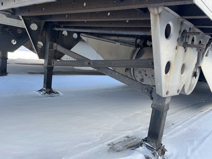 2010-utility-reefer-image-15