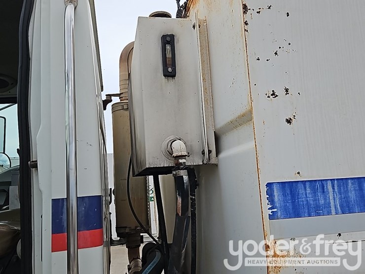 2007-sterling-lt7500-image-23