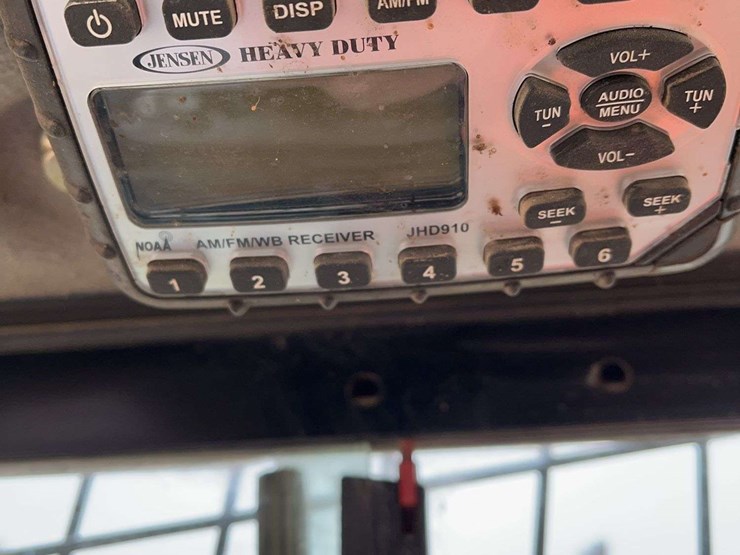 2018-new-holland-l228-image-18