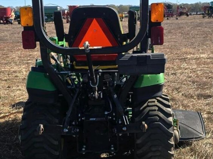 2016-john-deere-1025r-image-8