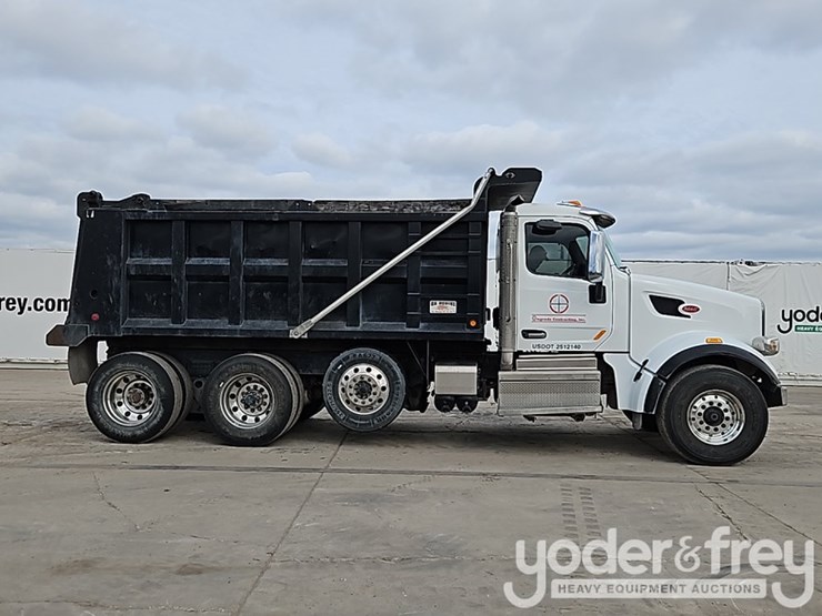 2021-peterbilt-567-image-6