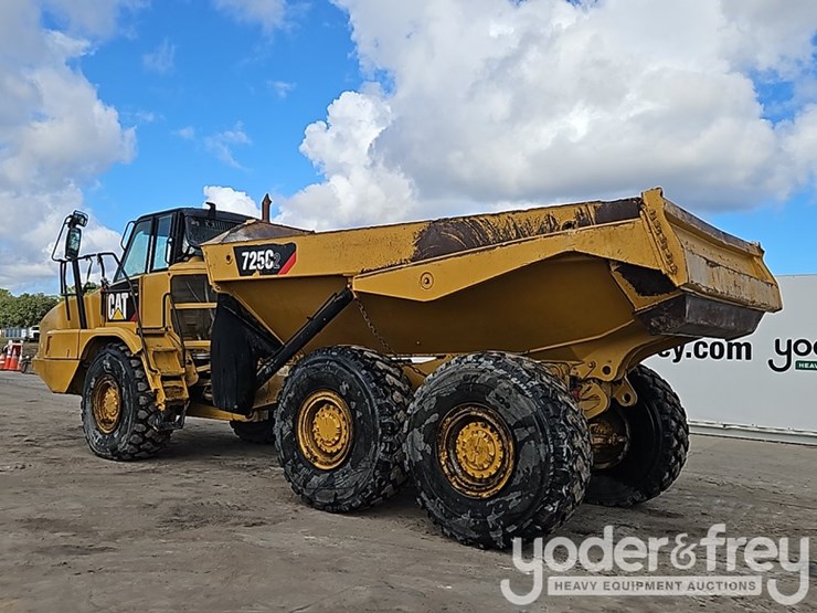 2016-caterpillar-725c2-image-4