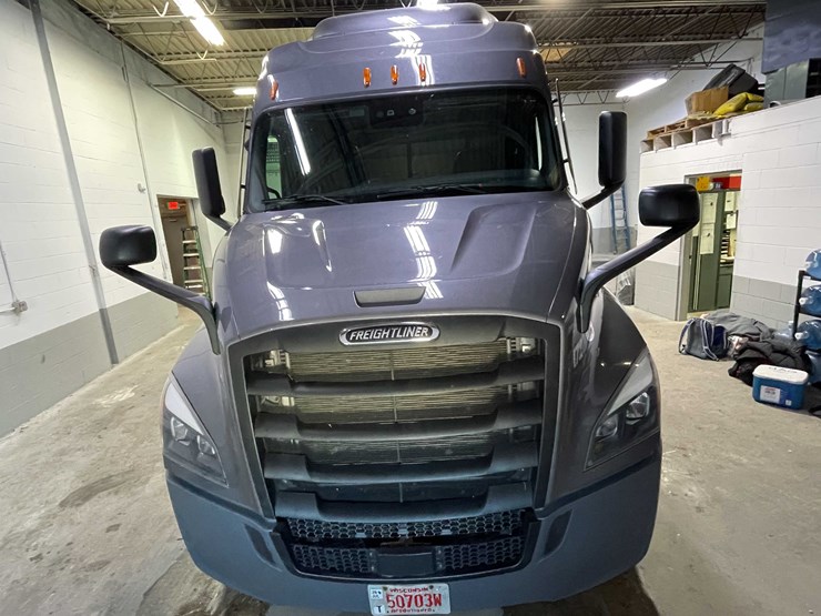 #6225-•-2021-freightliner-cascadia-semi-truck-(title-in-delay)-image-17