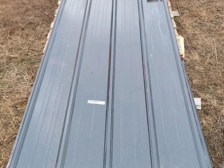 (60)-pieces-of-metal-siding-in-2-bundles-image-1