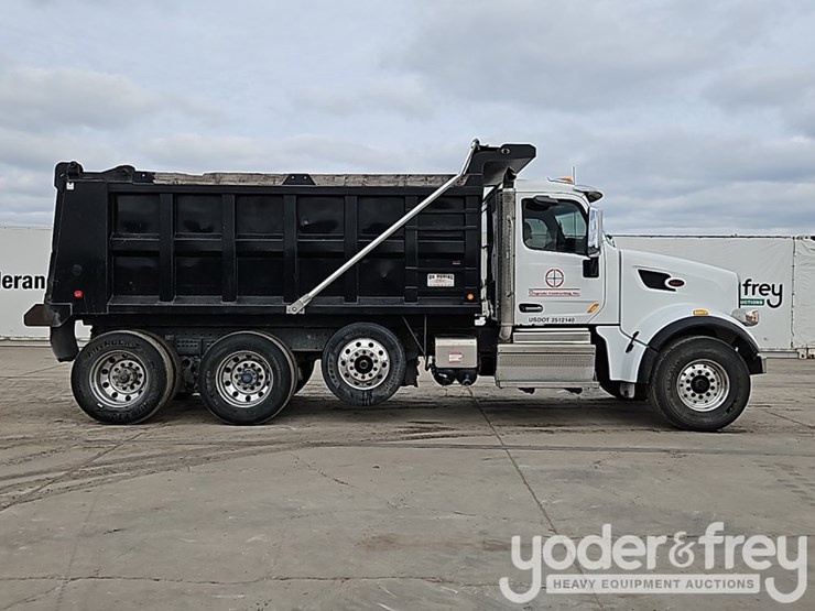 2021-peterbilt-567-image-6