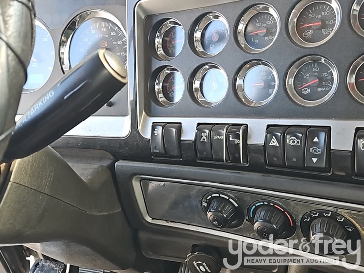 2009-kenworth-t800-image-43