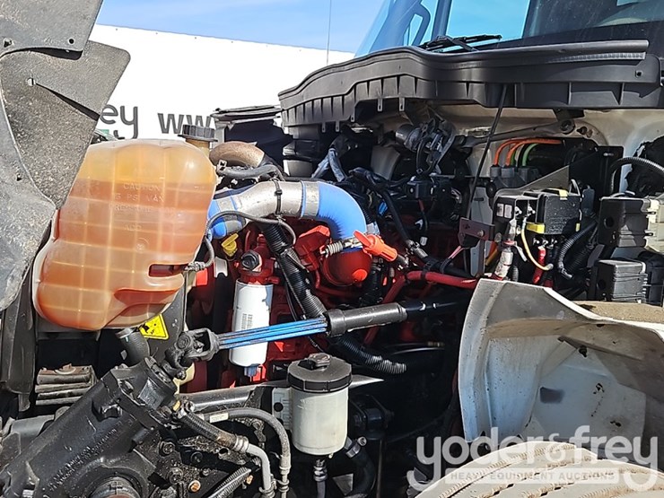 2016-international-durastar-4300-image-23