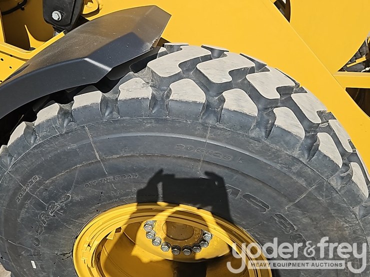 2026-caterpillar-930-image-12