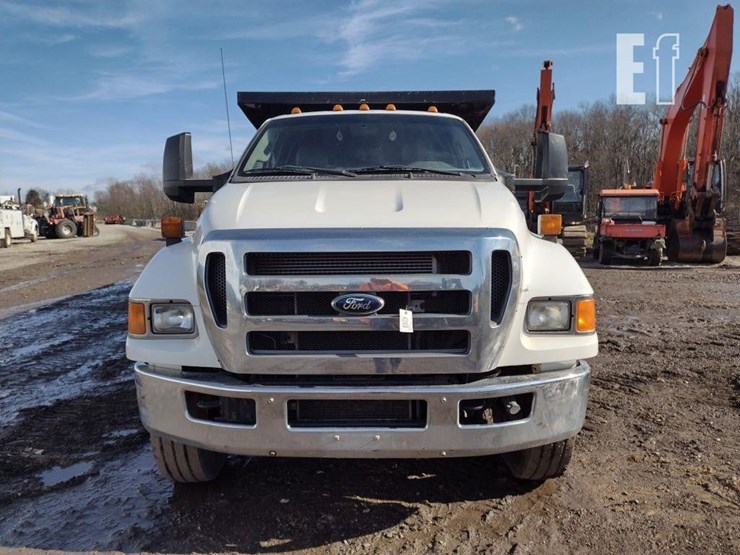15-ford-dump-truck^title^-image-2