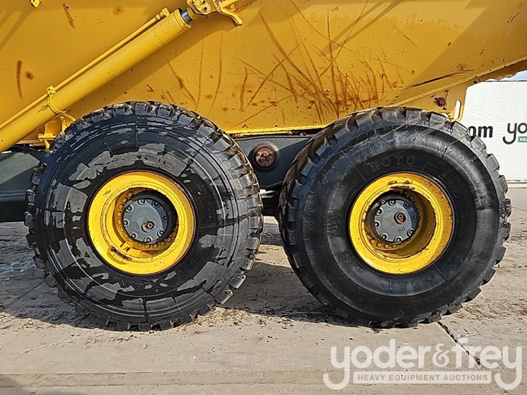 2015-komatsu-hm400-image-14