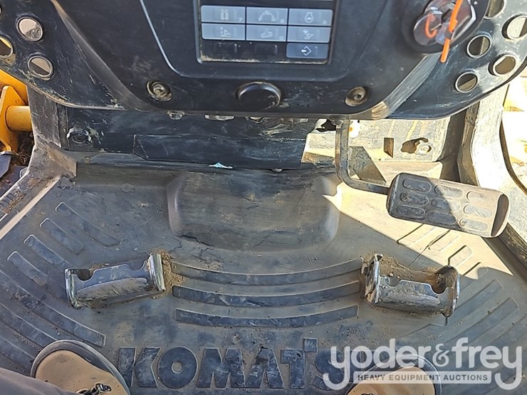 2023-komatsu-d71px-24-image-34