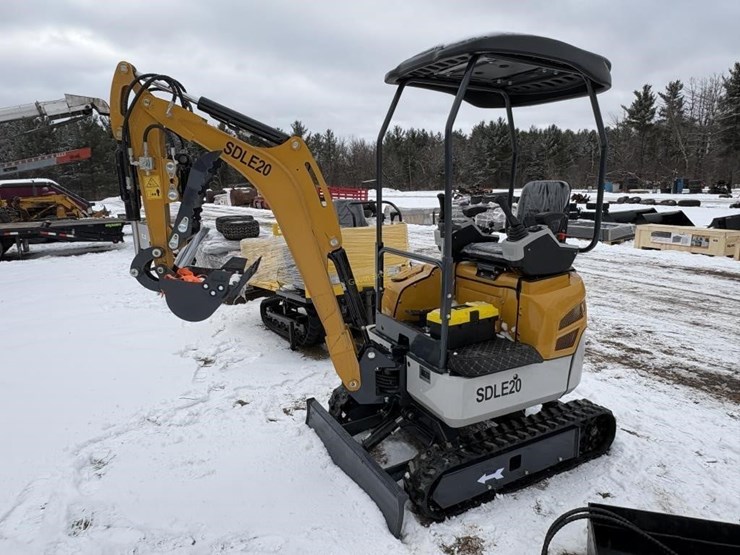 new-sd-lanch-sdle20-mini-backhoe-image-1