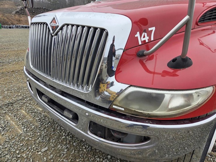 2013-international-durastar-4300-image-9