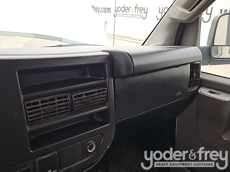 2019-chevrolet-3500-image-29