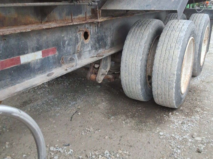 adams-semi-dry-fertilizer-tender-with-engine,-side-auger-unload-image-6