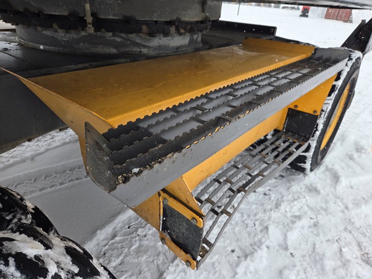 2010-volvo-ew180c-image-15