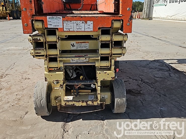 2017-jlg-1930es-image-12