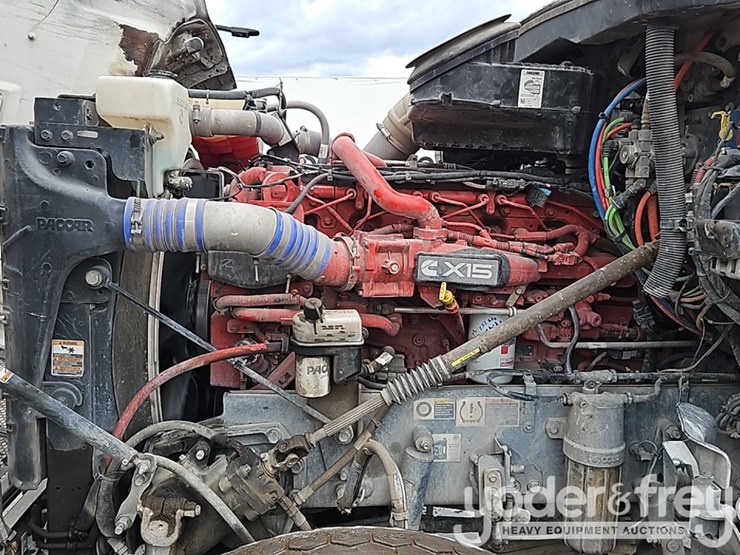 2021-peterbilt-567-image-19