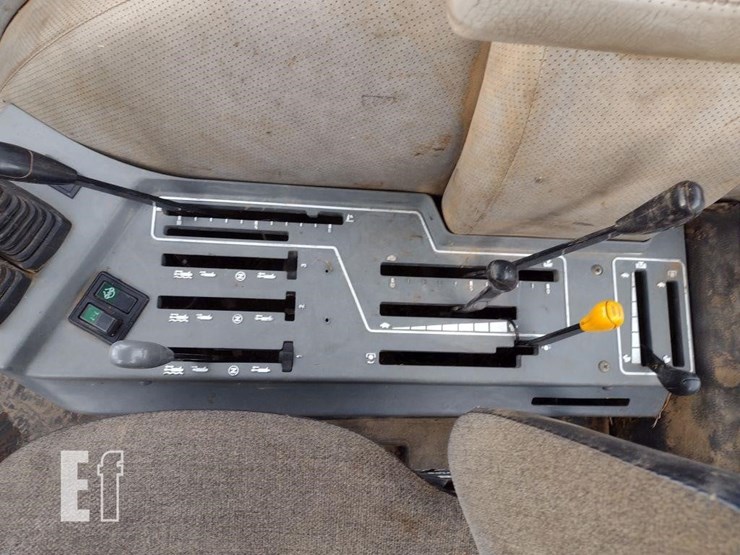 1996-case-ih-3230-image-9