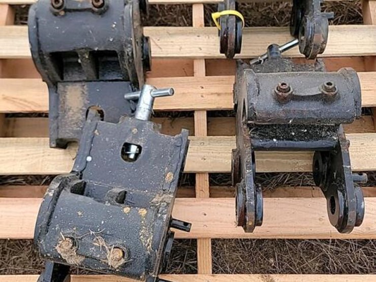 (4)-excavator-quick-connects-image-1