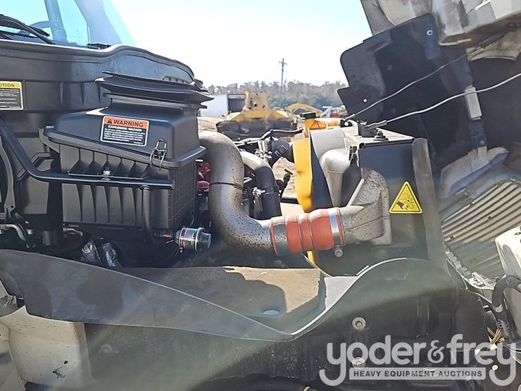 2016-international-durastar-4300-image-25