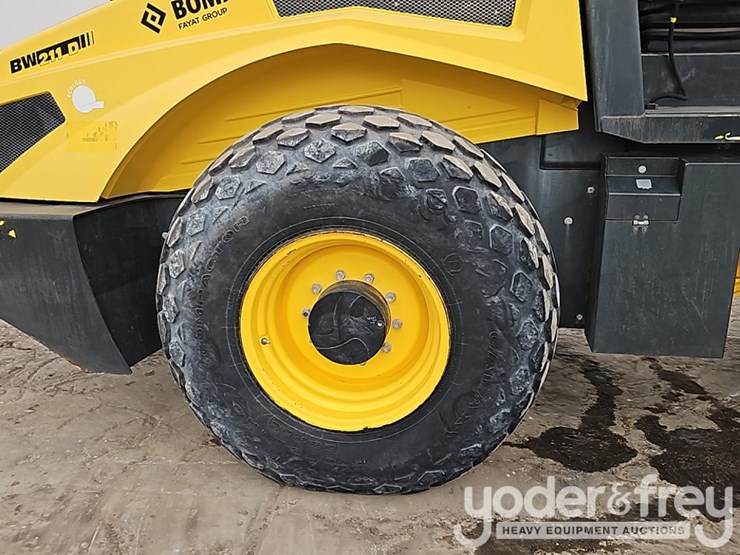 2017-bomag-bw211d-5-image-8