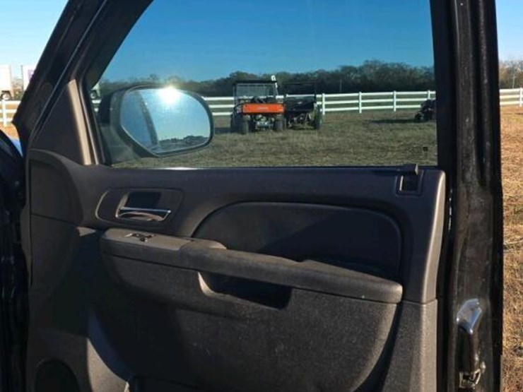 2013-chevrolet-tahoe-image-7