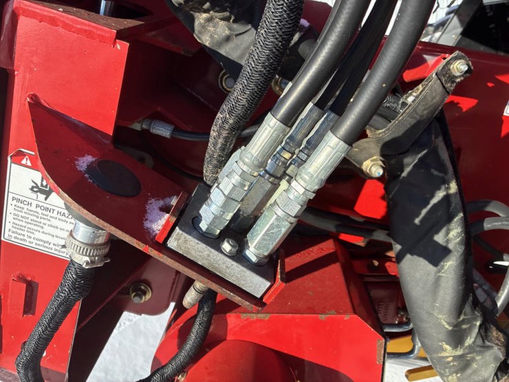 2010-case-ih-6088-image-27