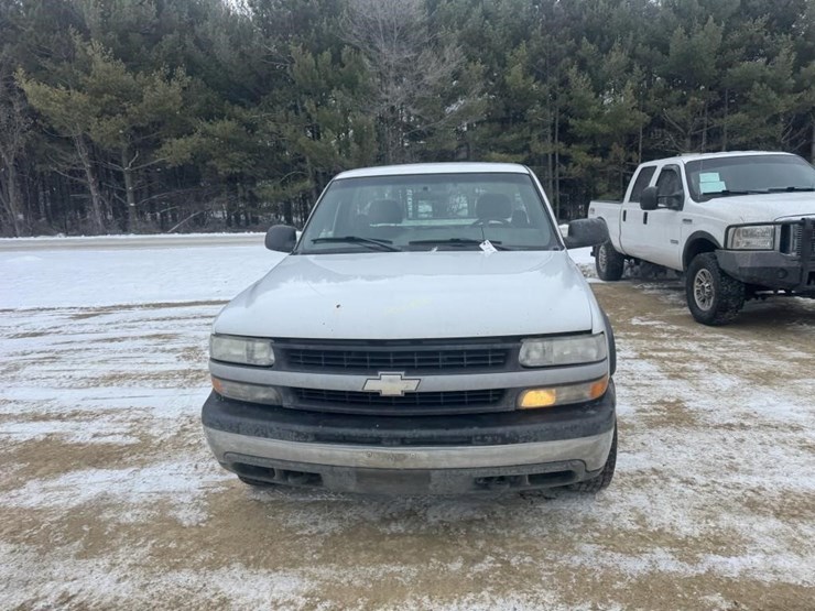 2002-chevrolet-silverado-2500-image-3