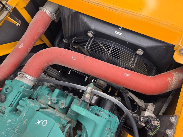 2010-volvo-ew180c-image-50