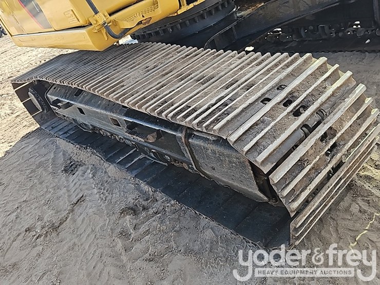 2017-caterpillar-330fl-image-30