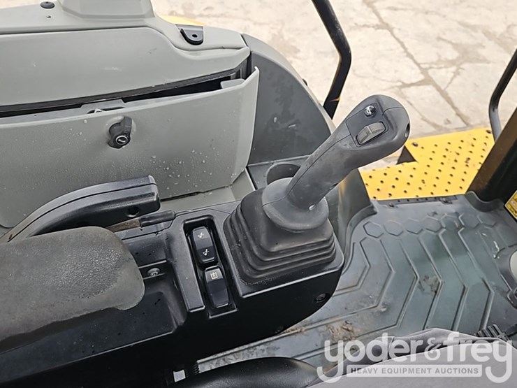 2023-caterpillar-420-xe-image-25