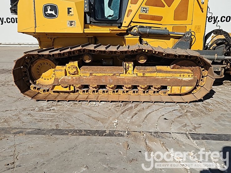 2018-deere-700k-lgp-image-8