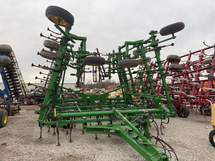 john-deere-2210-image-2