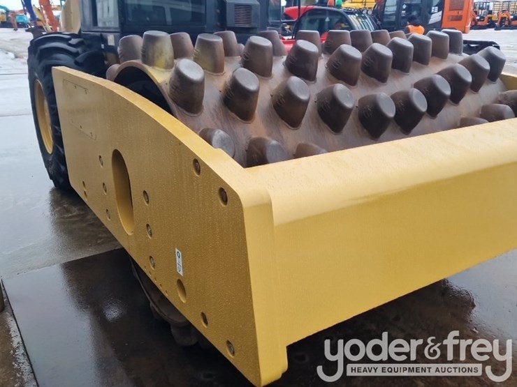 2011-caterpillar-cp64-image-12