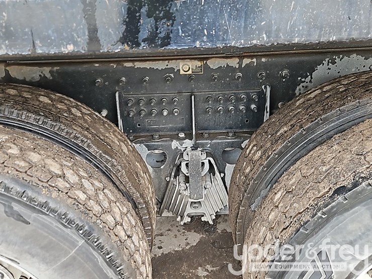 2021-peterbilt-567-image-9