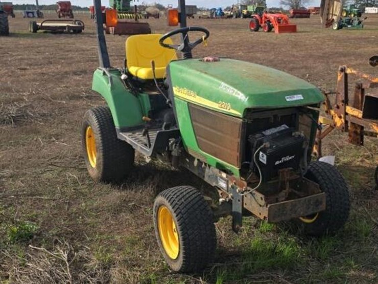 john-deere-2210-image-20