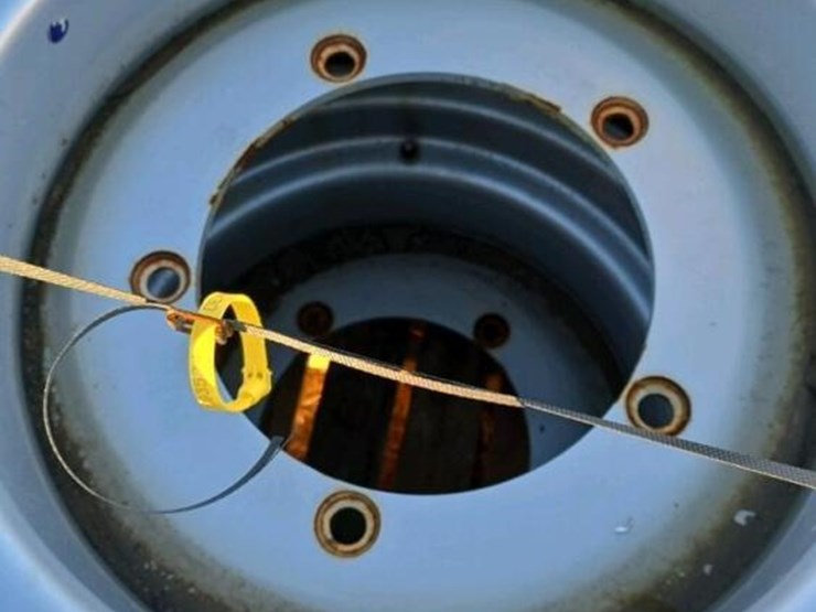 (2)-17.5-25-foam-filled-tires-image-2