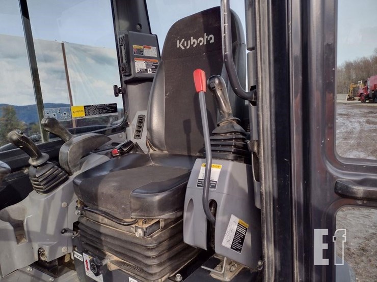 2017-kubota-kx040-4-image-14