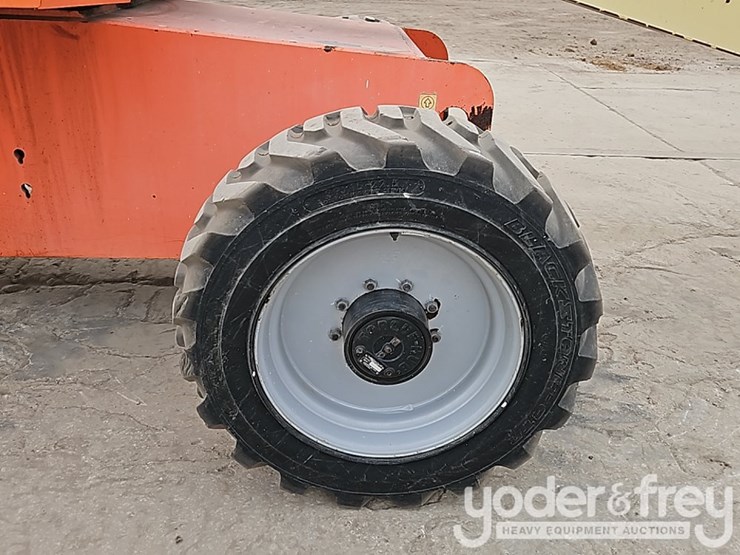 2015-jlg-600s-image-8