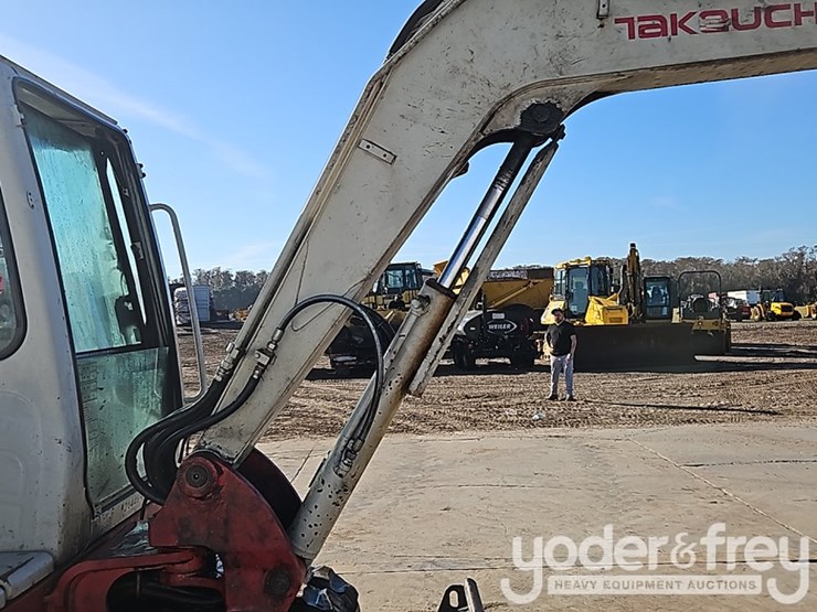 2012-takeuchi-tb250-image-15