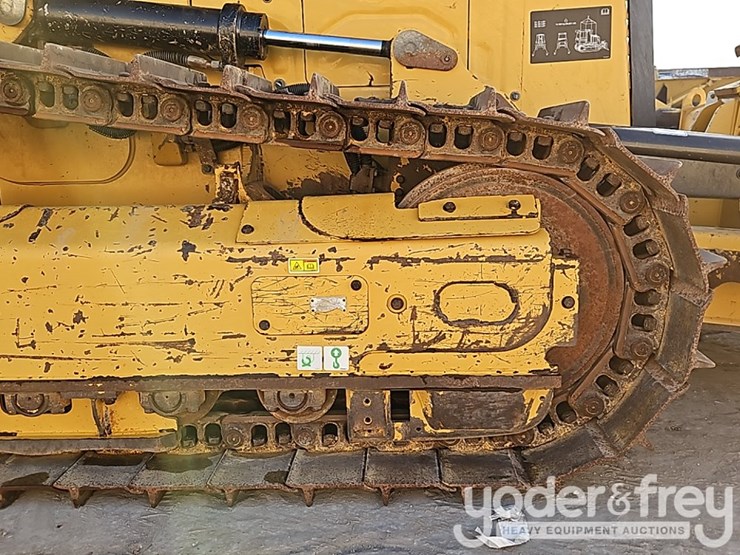 2022-caterpillar-d1-image-17