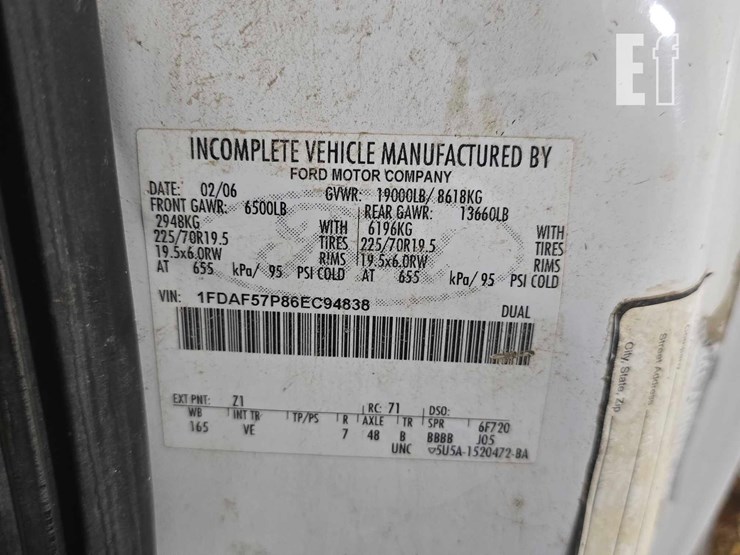 2006-ford-f550-image-27