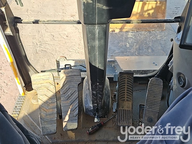 2016-volvo-ew180e-image-39