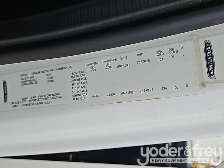 2022-freightliner-m2-106-image-45